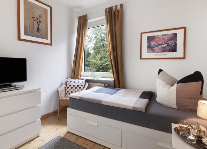 Schlafzimmer rechts