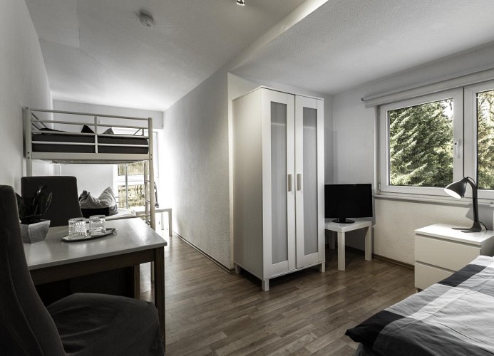 Schlafzimmer 1