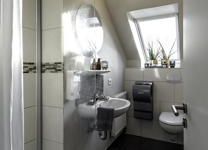 Gemeinschaftsbad Bild 1