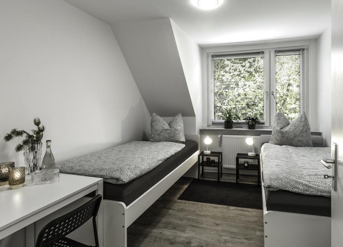 Schlafzimmer 1
