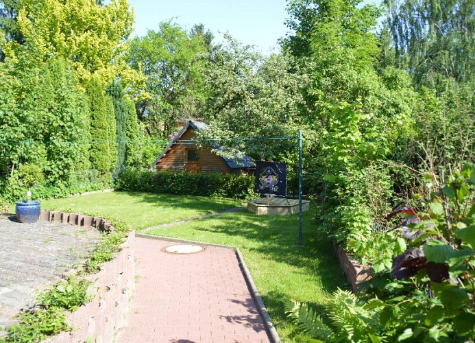 Garten mit Gartenhaus 
