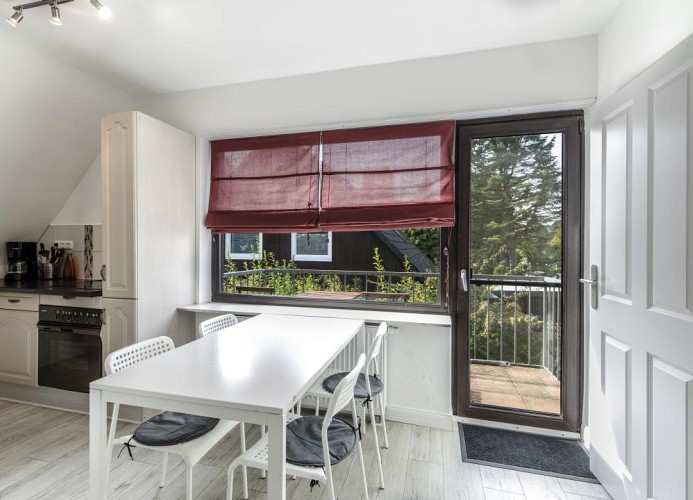 Küche / Essbereich / Balkon