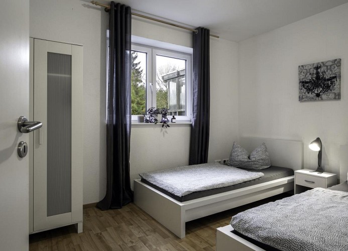 Schlafzimmer 1 